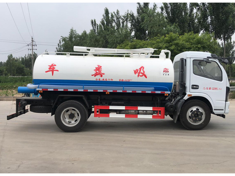 淺談小型吸糞車罐體日常清洗注意事項(xiàng)