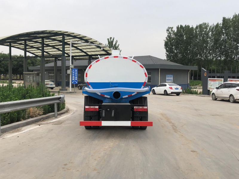 吸糞車發(fā)動(dòng)機(jī)潤滑油為何會(huì)變質(zhì)