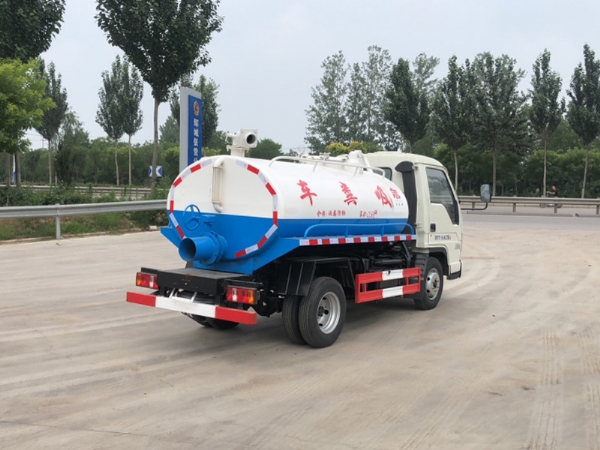 如何檢查吸糞車(chē)輪胎螺絲是否緊固？