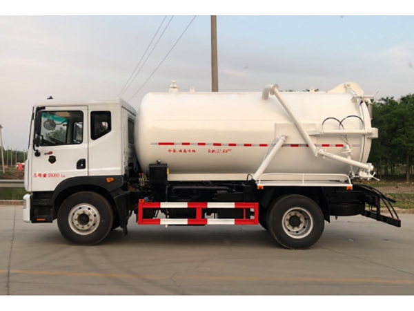 吸污車(chē)東風(fēng)D9