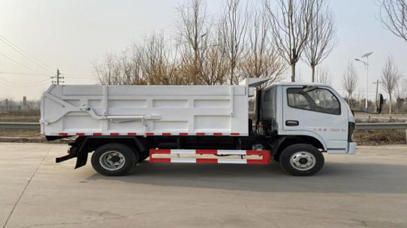 自卸式翼展垃圾車(chē)