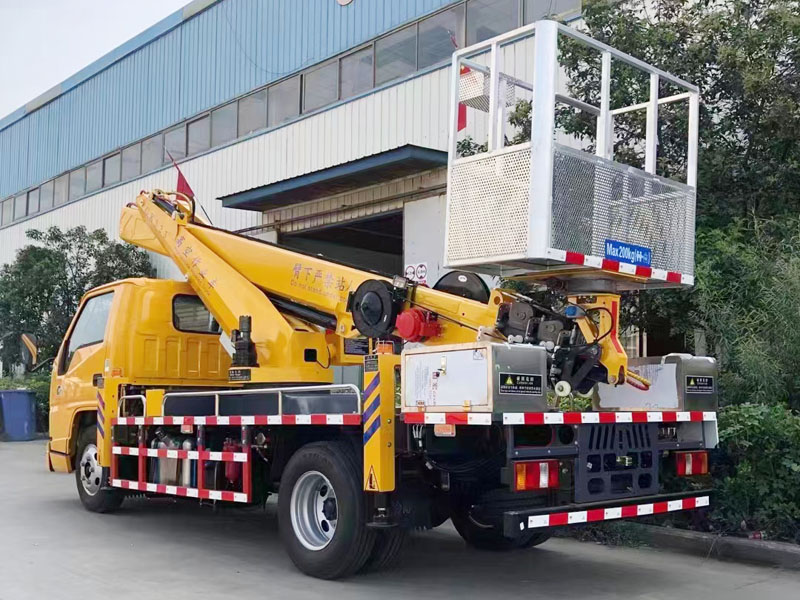 高空作業(yè)車